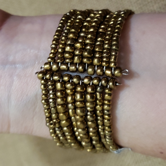 Glass beads and shell beaded bracelet cuff - Picture 6 of 6